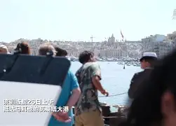 开云体育官网-里尔训练开放日，转会期再遭质疑引欢呼，社区盾在即，数据趋势出现新变化(李盛学1~28题的答案)