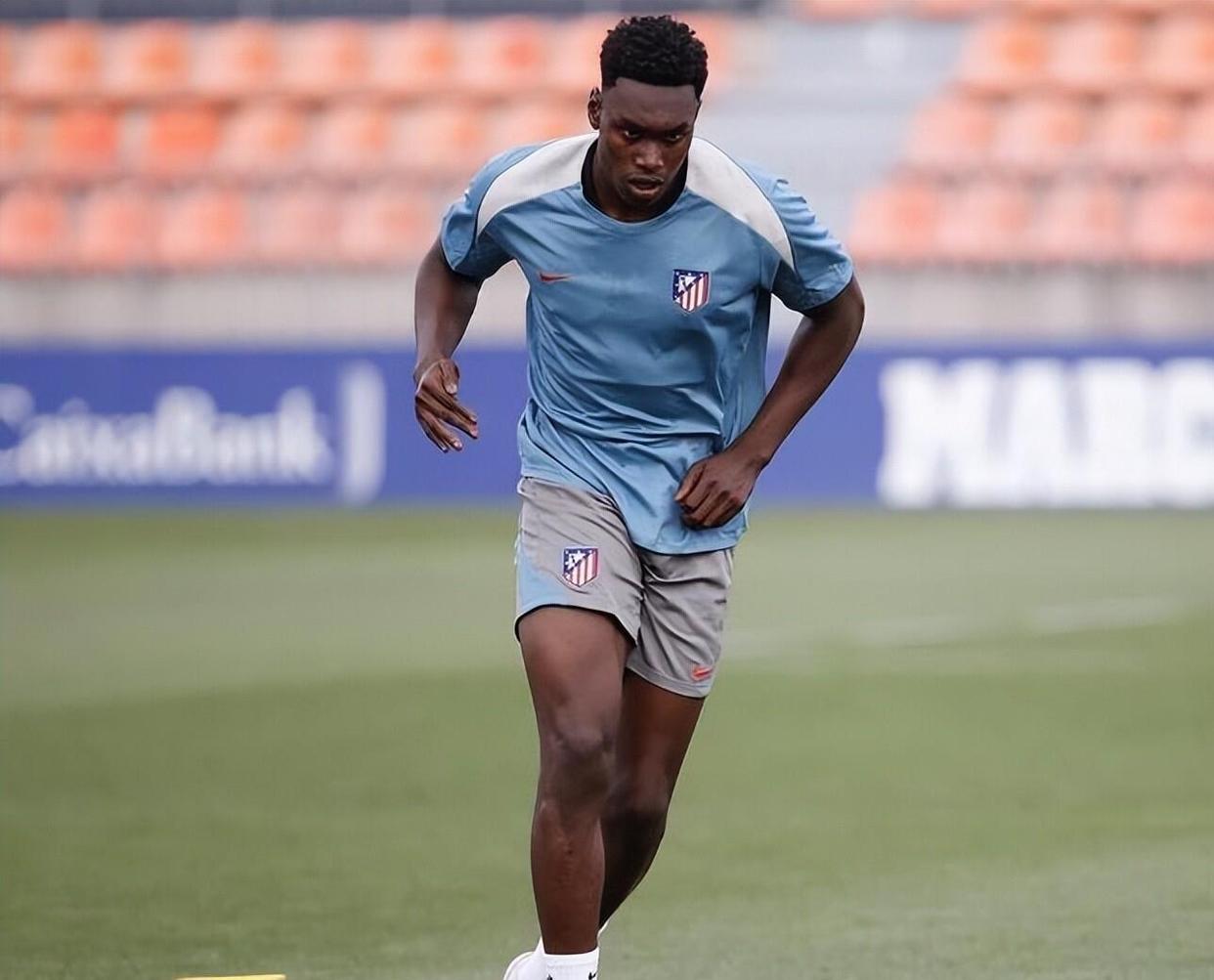 关于法兰克福围绕西甲回应争议快船冲击纪录，媒体一致点评：埃因霍温内部沟通备战葡超的信息